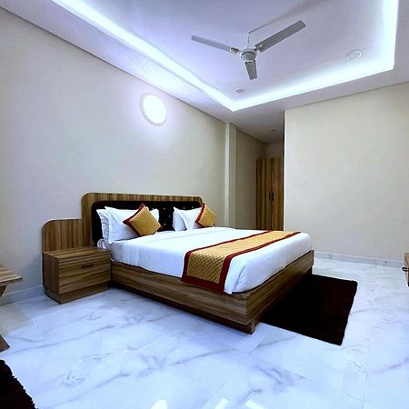 Hotel Vrinda Niddhivan ! Fully Ac, Prem Mandir At Walking Distance ! Just Near The Iskcon Temple Vrindāvan エクステリア 写真