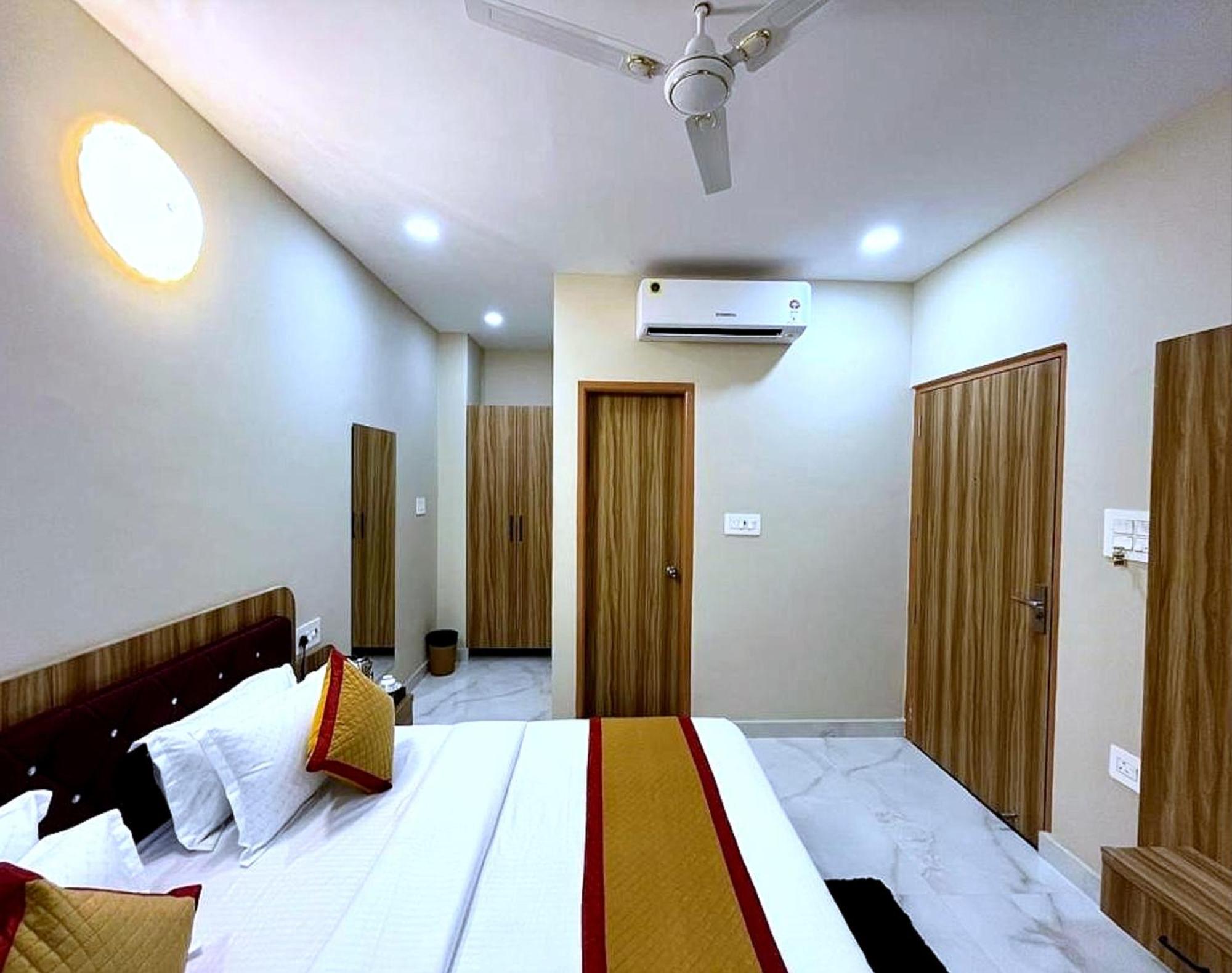Hotel Vrinda Niddhivan ! Fully Ac, Prem Mandir At Walking Distance ! Just Near The Iskcon Temple Vrindāvan エクステリア 写真